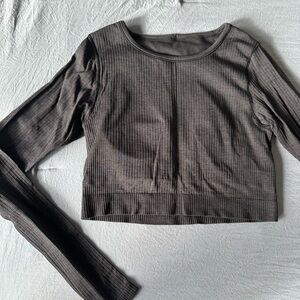 Black cropped Ebb to Street top